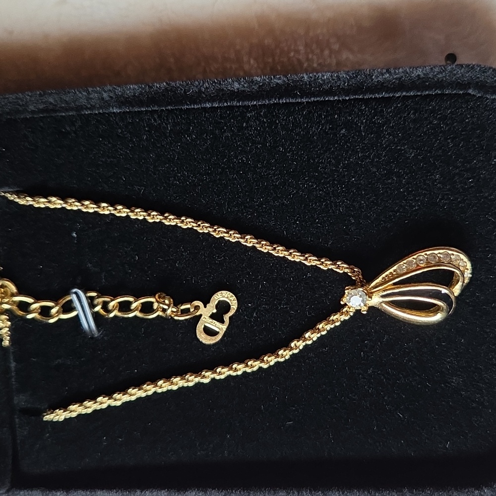 Dior Elegant‎ Gold Necklace with Teardrop Pendant